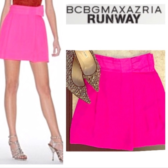 BCBGMaxAzria Dresses & Skirts - BCBG mini skirt with side bow
